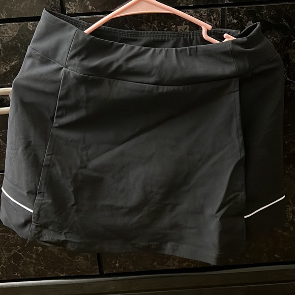 Oakley Balata woman’s athletic Skort Skirt size XS new with tag - Picture 4 of 4